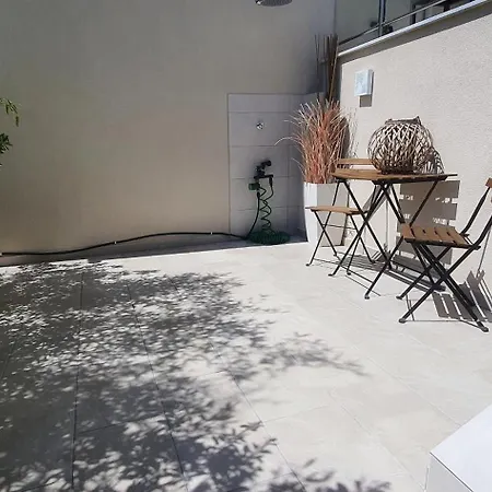 Balconya Apartment *